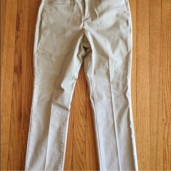 Christopher & Banks Slimming Kahki Pants Slacks Size 6P - Picture 3 of 8